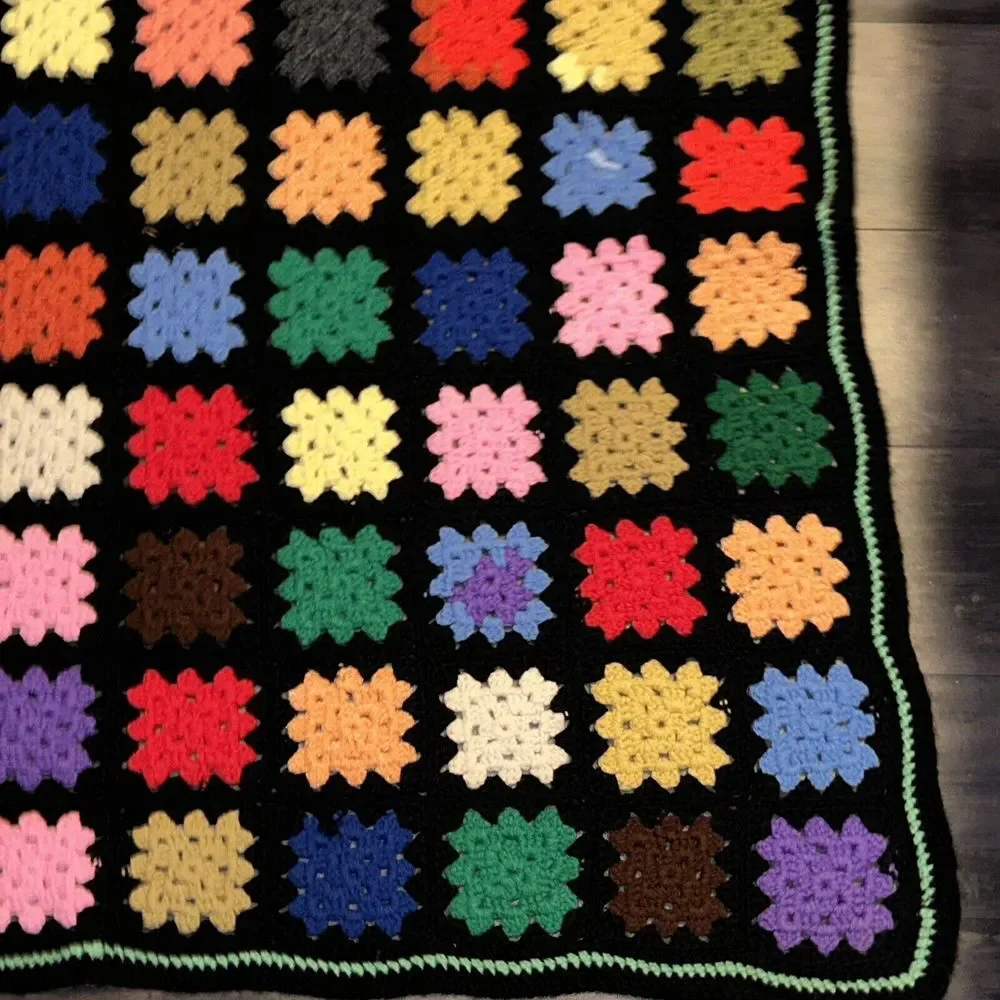 Vtg Granny Square Afghan Crochet Baby Blanket Roseanne 3'x4'‎ Small A1